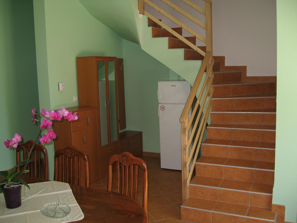 Apartments - Turisticna Kmetija Vrbnjak ليوتومير الغرفة الصورة